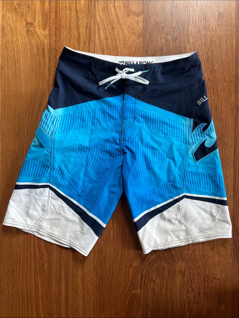 Billabong Men’s Blue and White Colorblock Board Swim Shorts